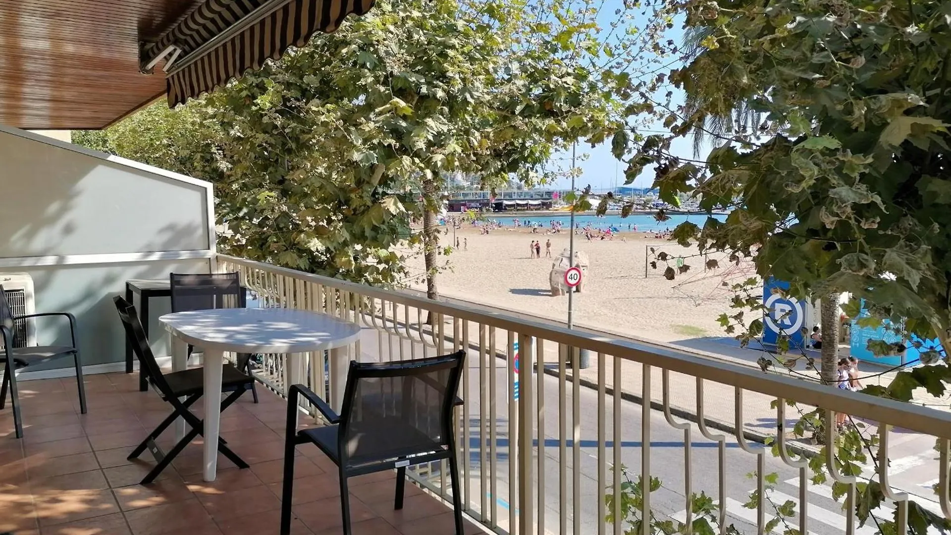 Apartment Espectaculares Vistas Al Mar En Primera Linea, Terraza, Aire Acondicionado, Y Wifi En Roses - Es-258-68 Spain