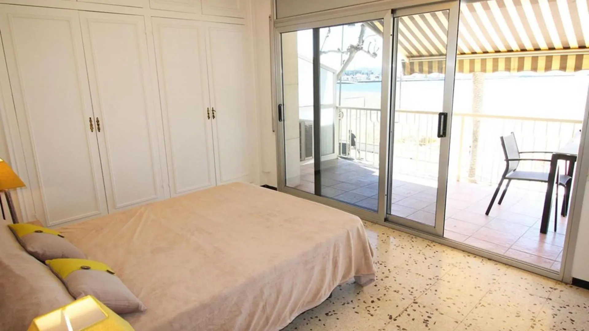 Espectaculares Vistas Al Mar En Primera Linea, Terraza, Aire Acondicionado, Y Wifi En Roses - Es-258-68 Appartamento
